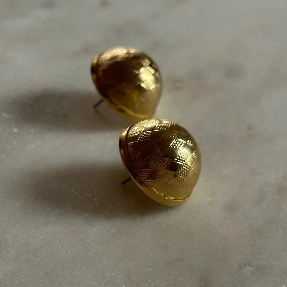 Vintage Gold Tone Earrings Large Round Stud Textured Checkered Diamond Pattern